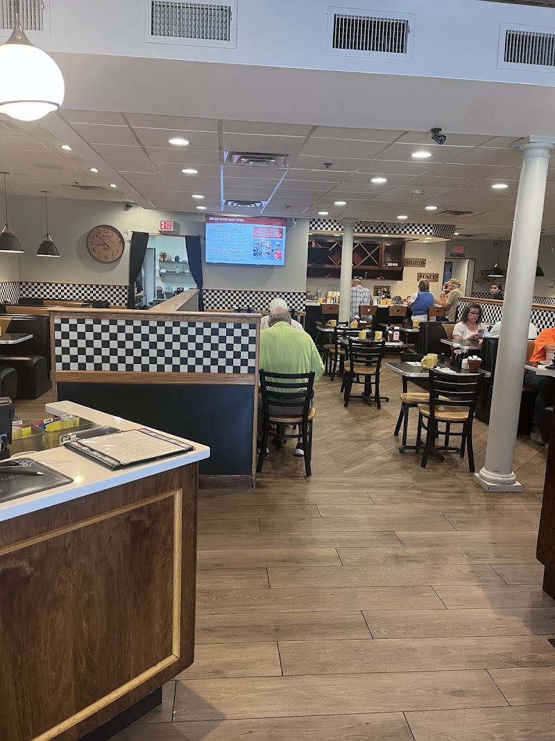 Mel's Commonwealth Cafe photo 4