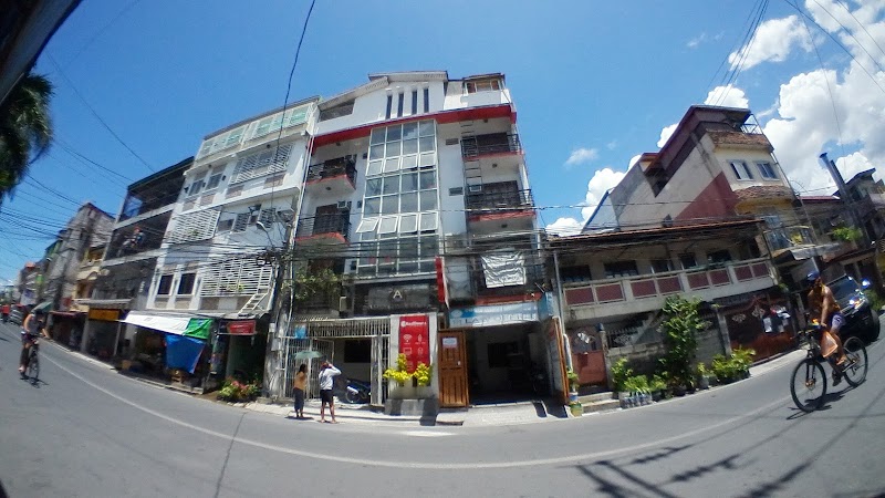 RedDoorz near Mckinley Hill Taguig