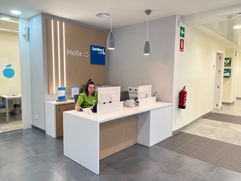 Clínica Dental Milenium Lugo - Sanitas photo 2