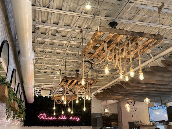 The Hampton Social – Streeterville
