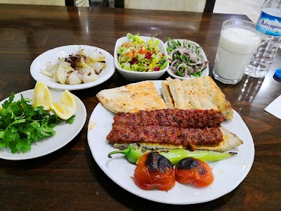 Gerçek Ali Usta Aile Lokantası - Restoran