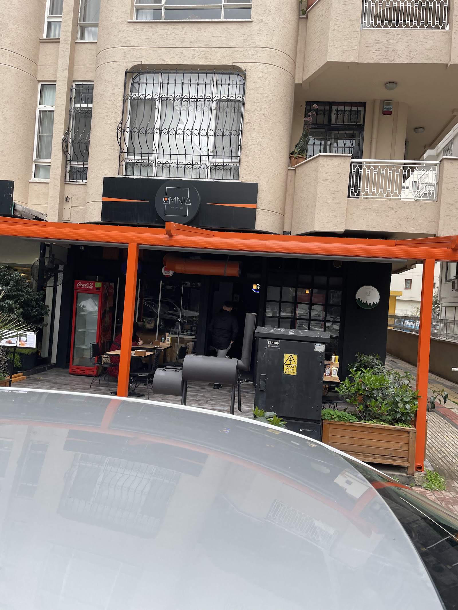Omnia Tapas Bar mekanı