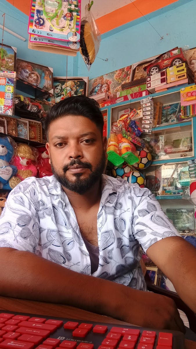 Uttam Pal photo 2