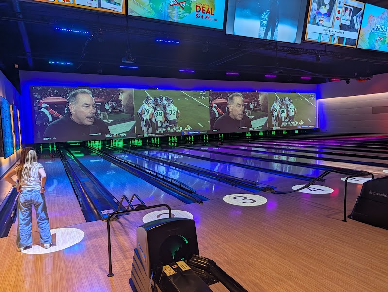 Tukwila Family Fun Center & Bullwinkle's Restaurant photo 6