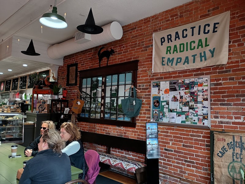 Green Bridge Coffee Shop photo 4