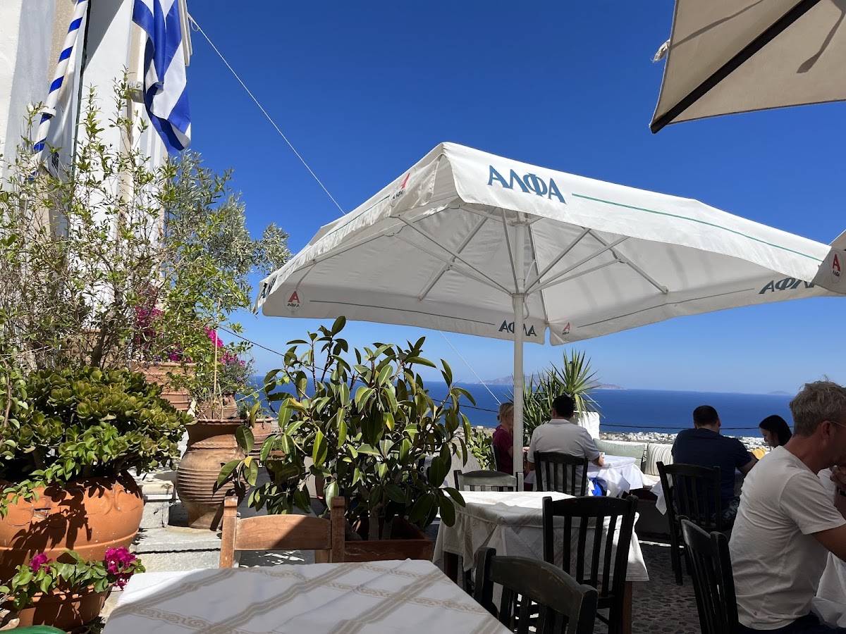 Metaxi Mas in santorini