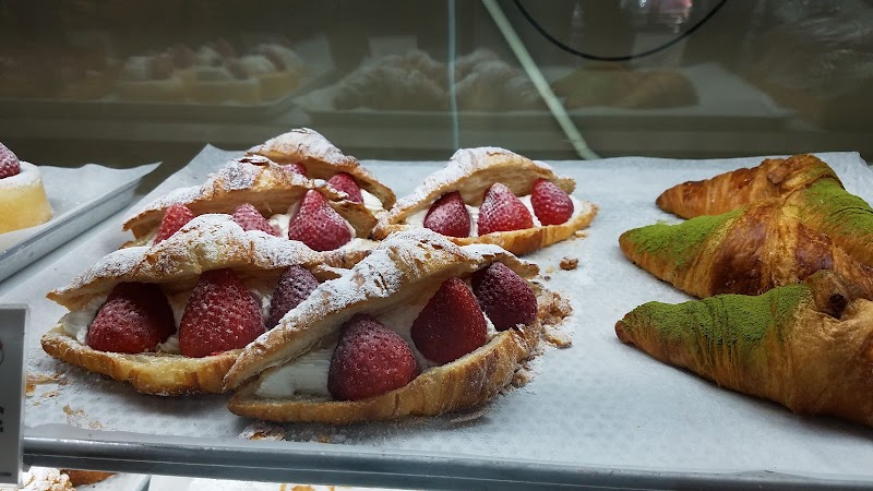 Tous Les Jours Bakery Cafe photo 2