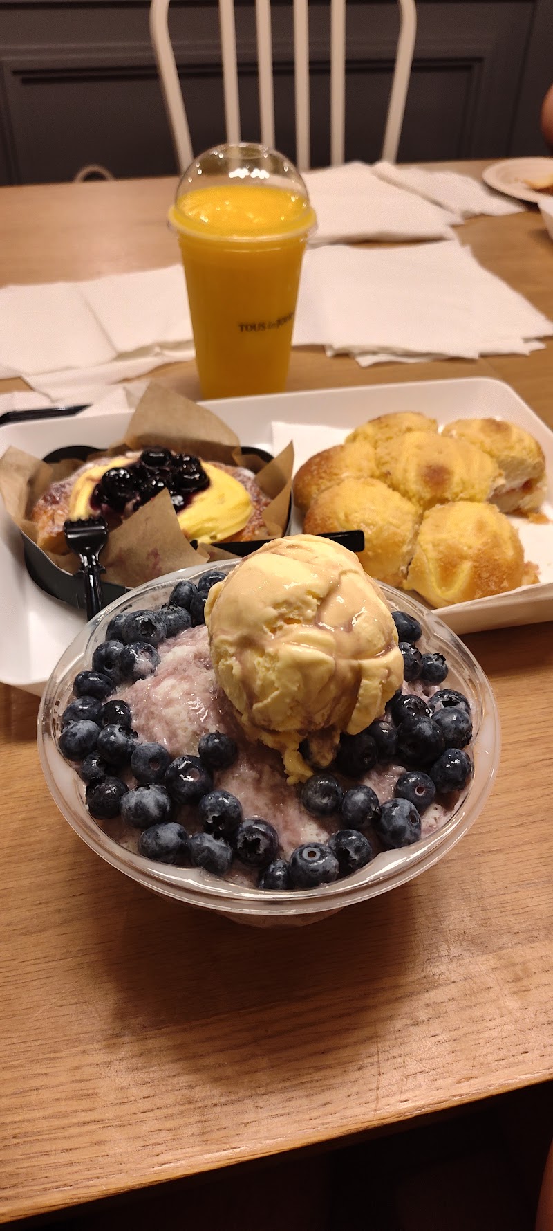 Tous Les Jours Bakery Cafe photo 3