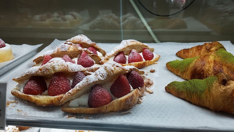 Tous Les Jours Bakery Cafe photo 3