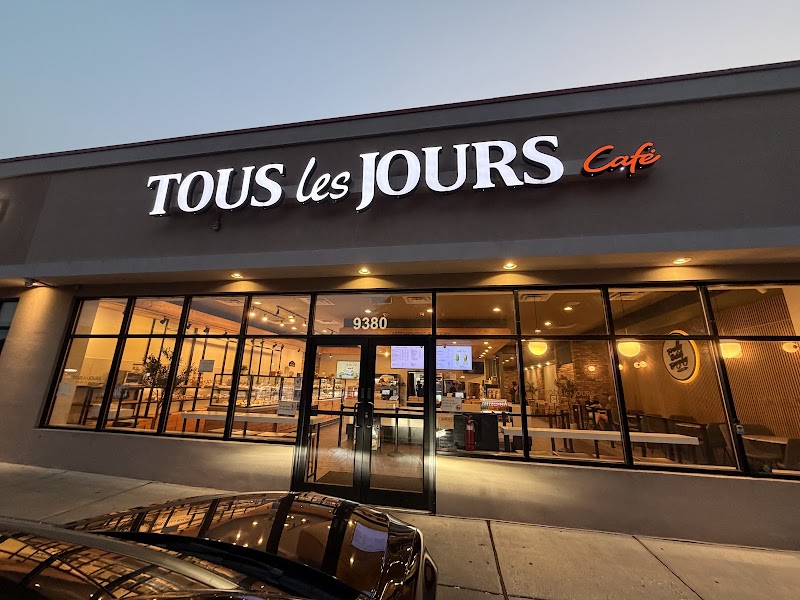 Tous Les Jours Bakery Cafe photo 2