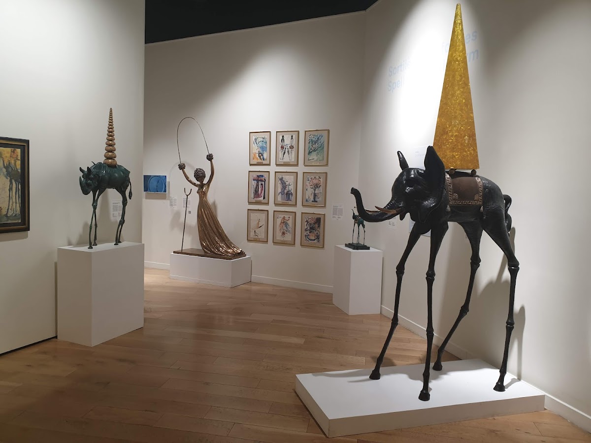 Dalí Paris, vue extérieure