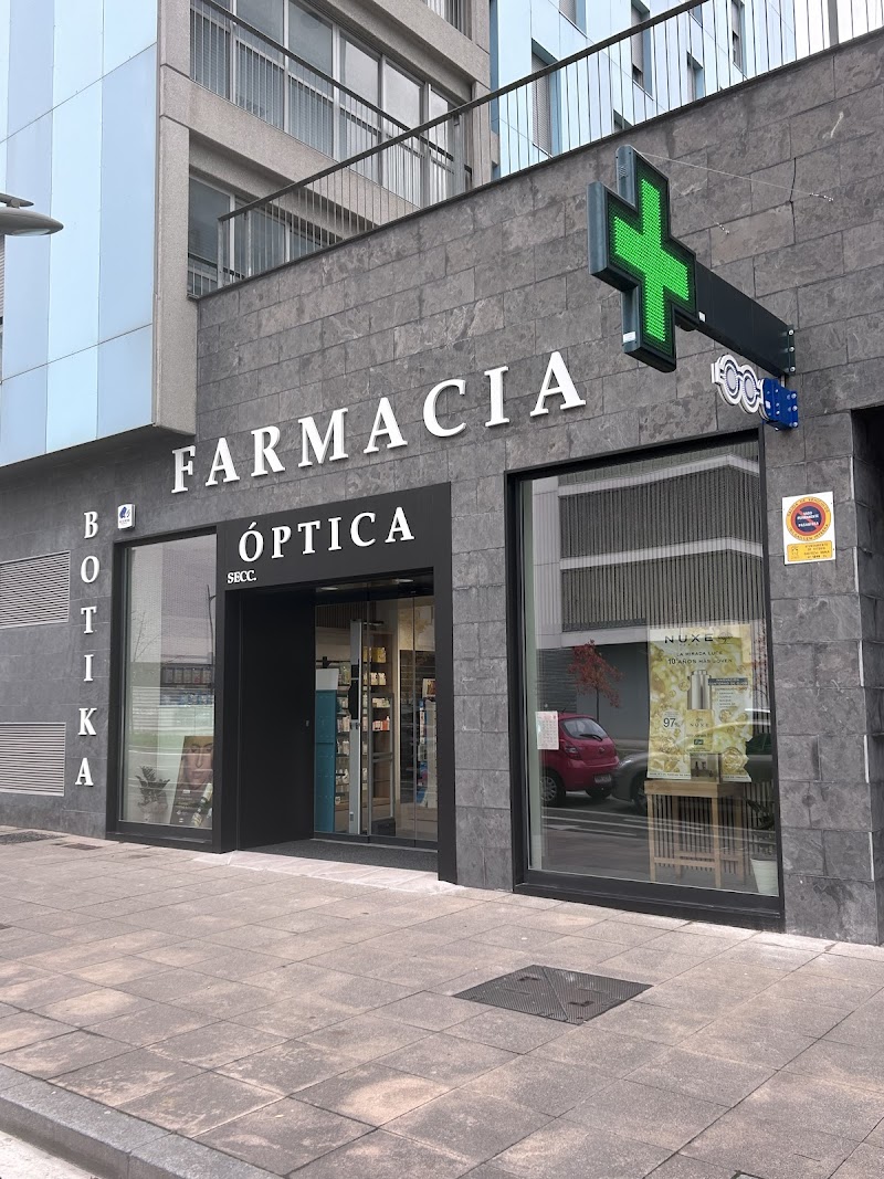 Farmacia-Óptica Jon Eguinoa (Océano Pacífico 13)