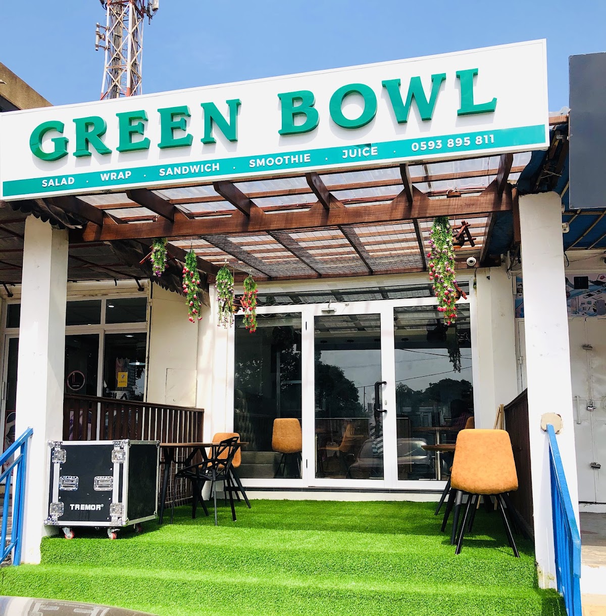 Green Bowl; Salads and Smoothies TEMA C4