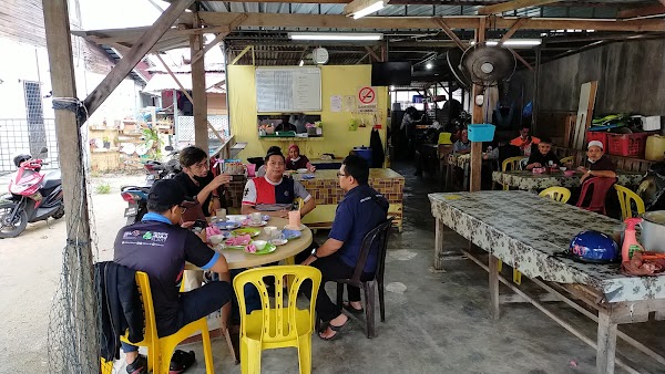 Warung Mak Yam - Photo 1