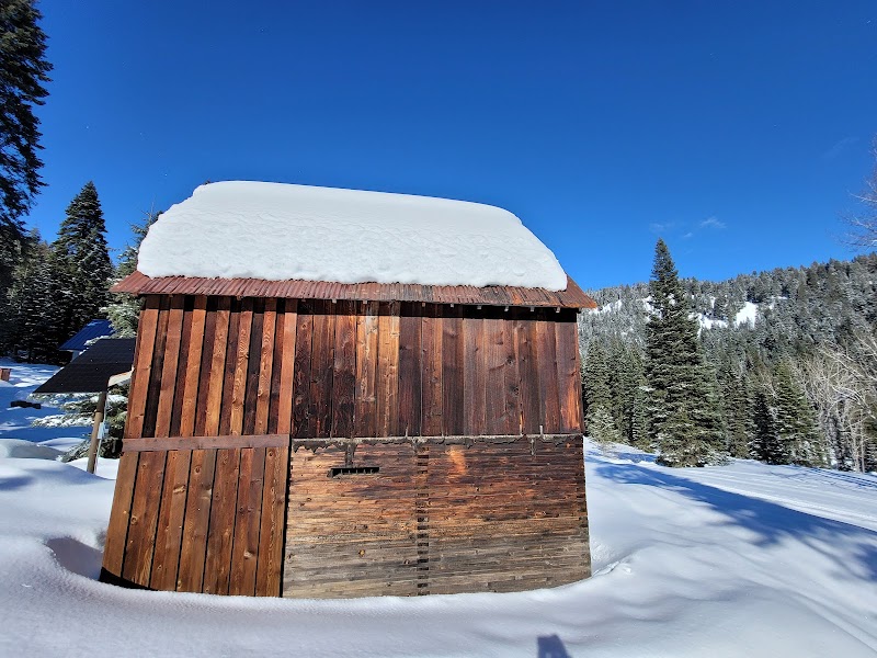 Cornucopia Lodge & Pack Station - Photo 3