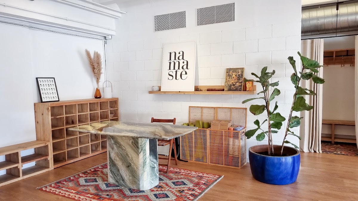 Mandiram Escuela de Yoga Poblenou