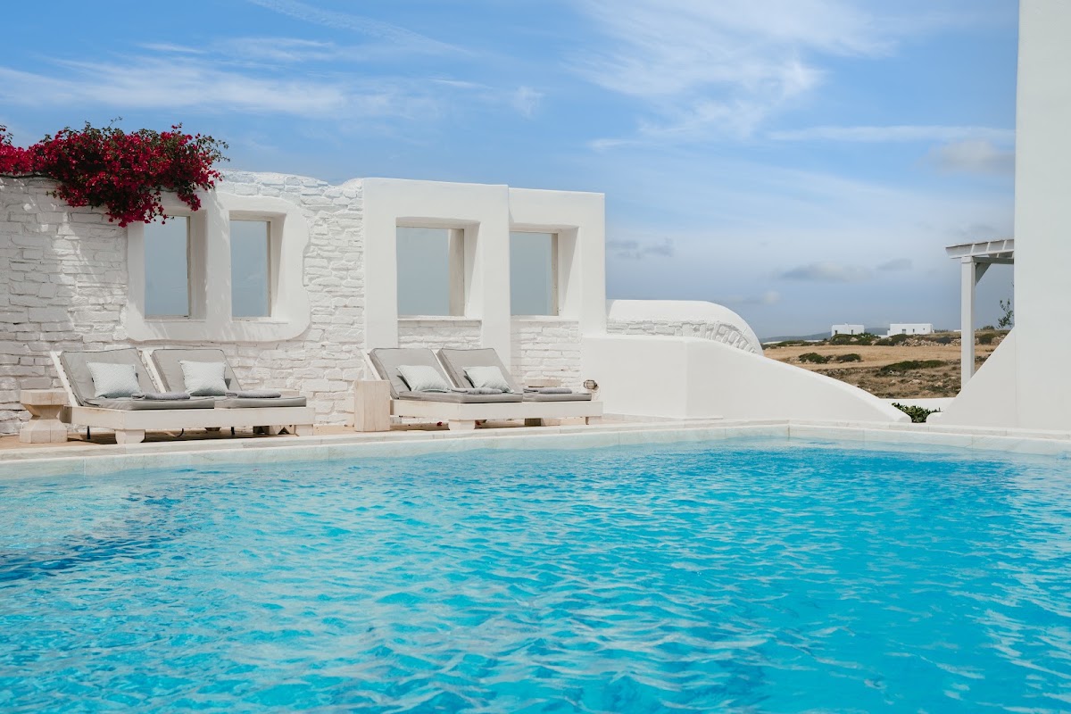 Mr and Mrs White Paros, dog-friendly hotel in Paros
