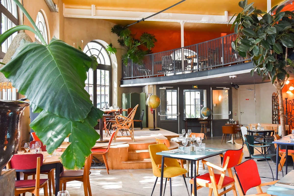 Poinçon Paris, vue extérieure