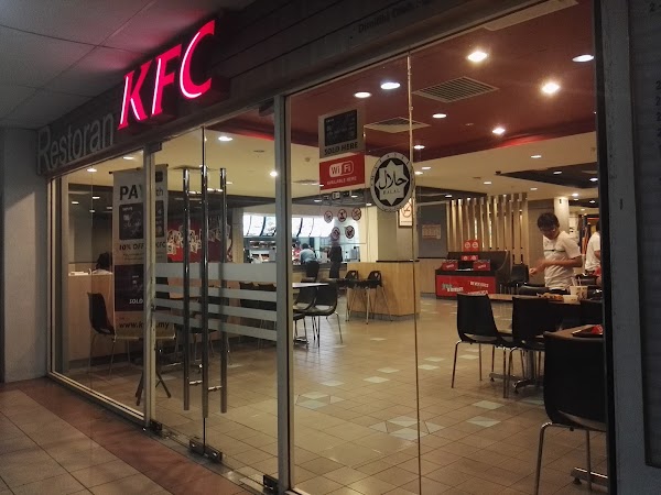 KFC Batu Lanchang - Photo 1