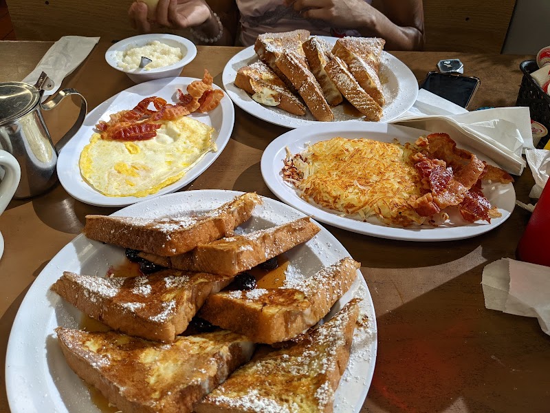 Tic-Toc Café photo 2