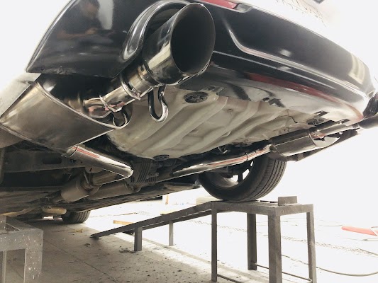 مركز الاداء الساطع السعودي لخدمات السيارات والدراجات النارية