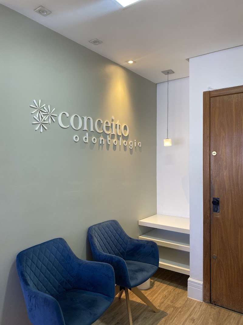 Dra Carolina Flores | Dentista Menino Deus | Implantes | Próteses | Lentes de Contato | Clareamento Dental - foto 2