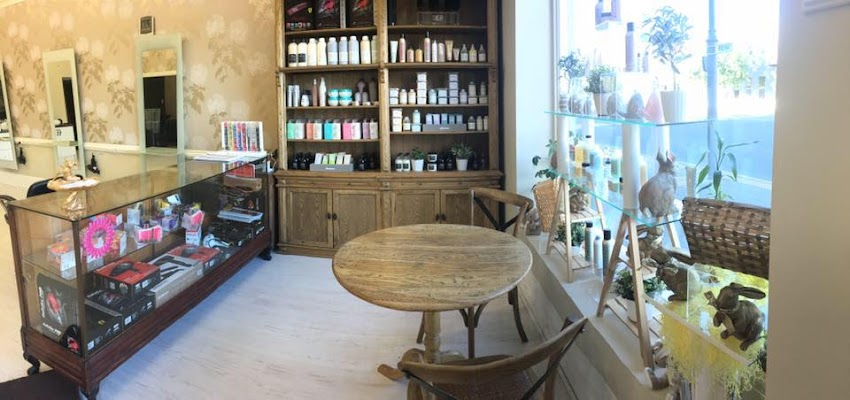 Albury It's All About the Hair