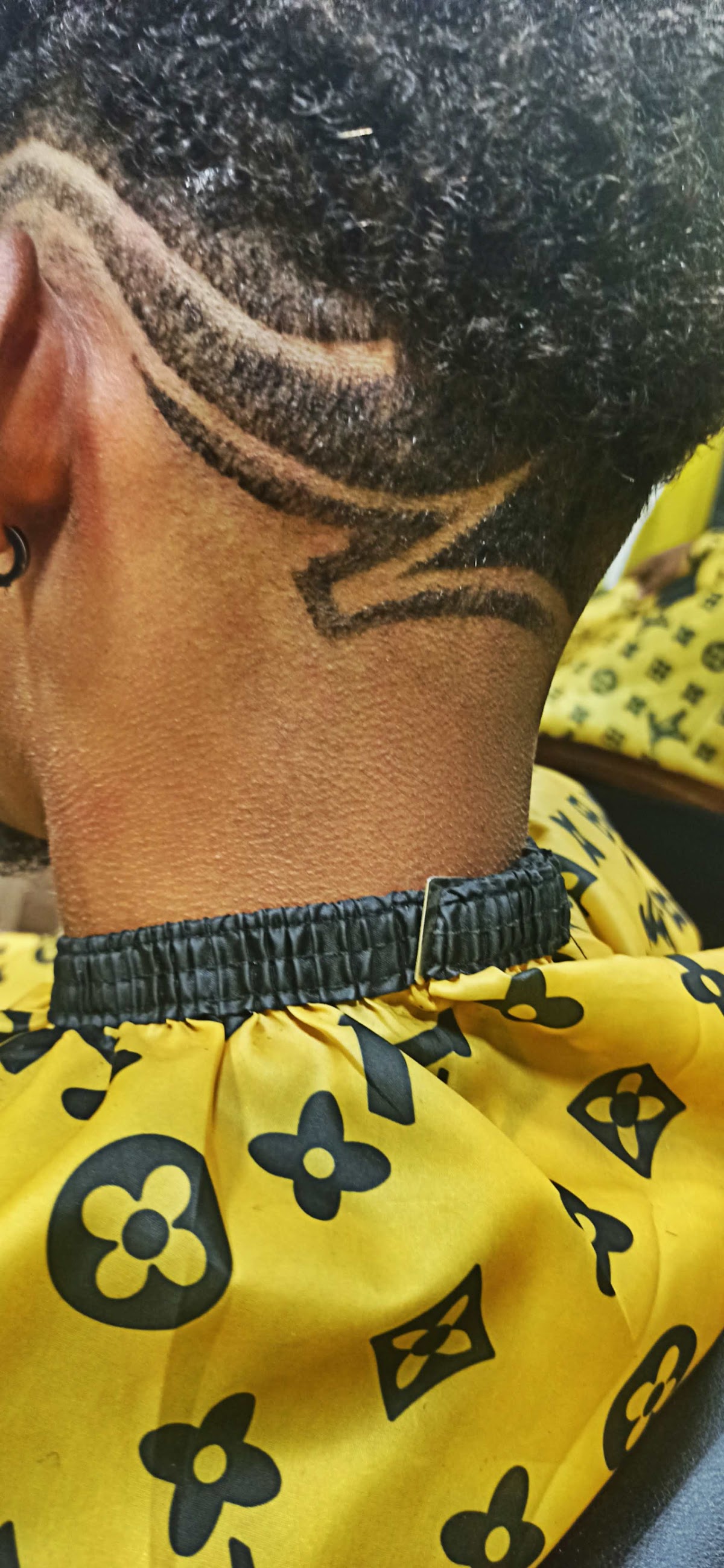SHINING Barber Shop - Imagen 2