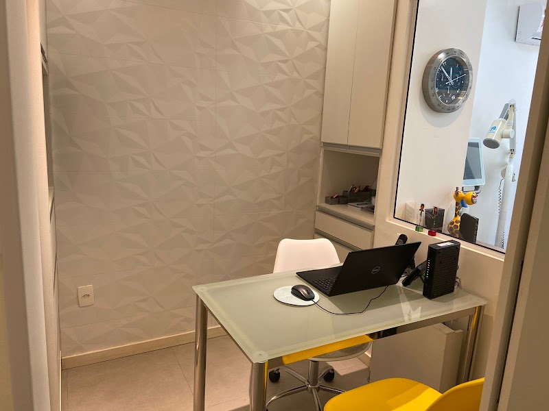 Dentista Botafogo - Cris Cunha