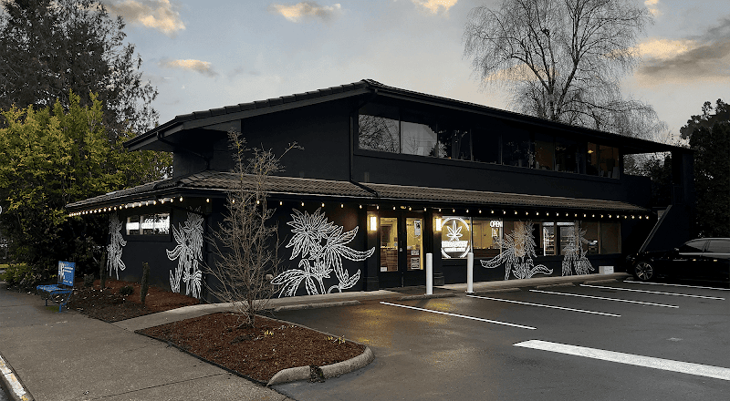 Video tour of Broadway Cannabis Market Weed Dispensary - Lake Oswego retail environment