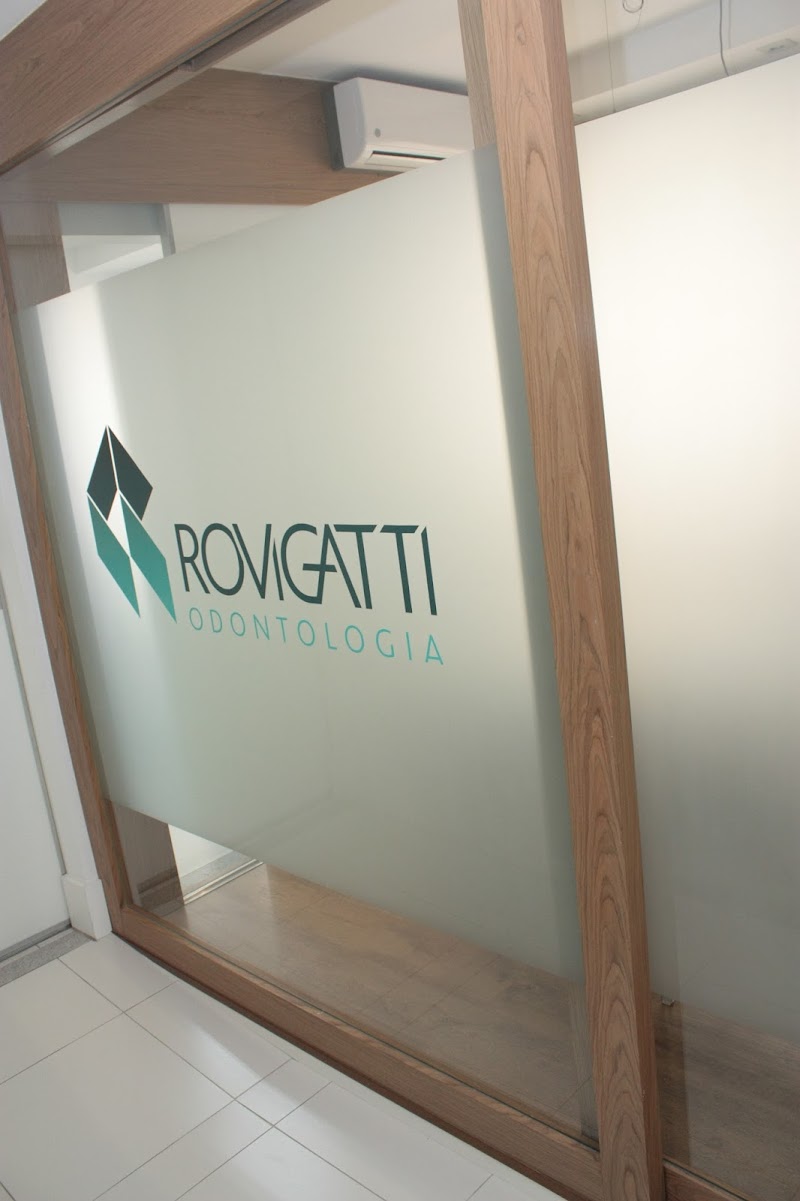 Rovigatti Odontologia