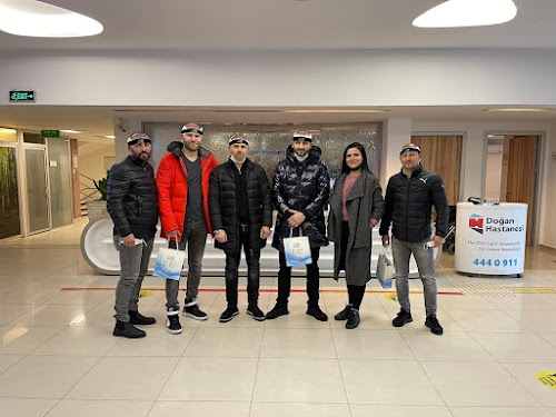 A Plus Hair Clinic logo