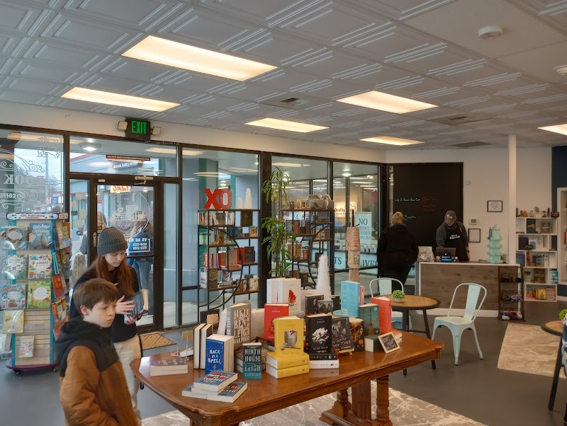 We Be Book'N LLC photo 2