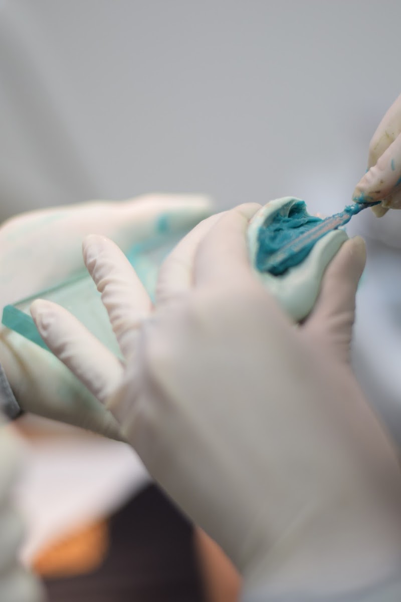 OdontoSin | Implantes Dentários | Dentista | Goiânia