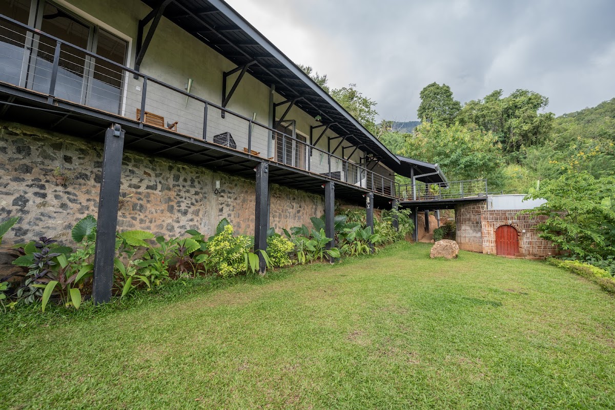 Ella Nine Peaks ( Araliya Villa & The Club House)