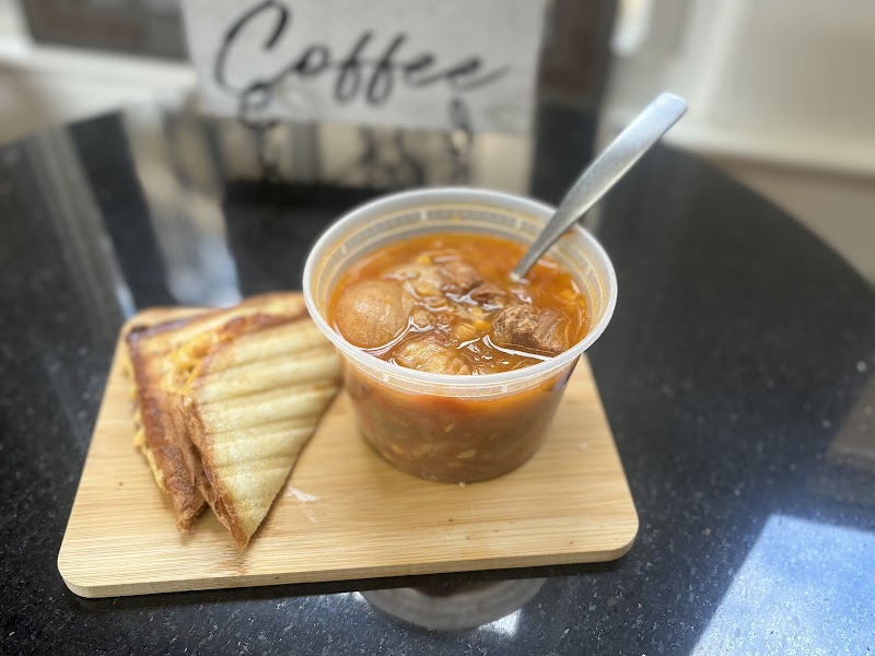 A Cheveux Salon & Coffee Bar photo 3