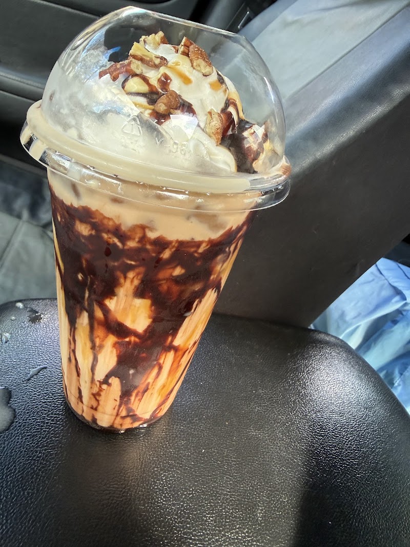 A Cheveux Salon & Coffee Bar photo 2