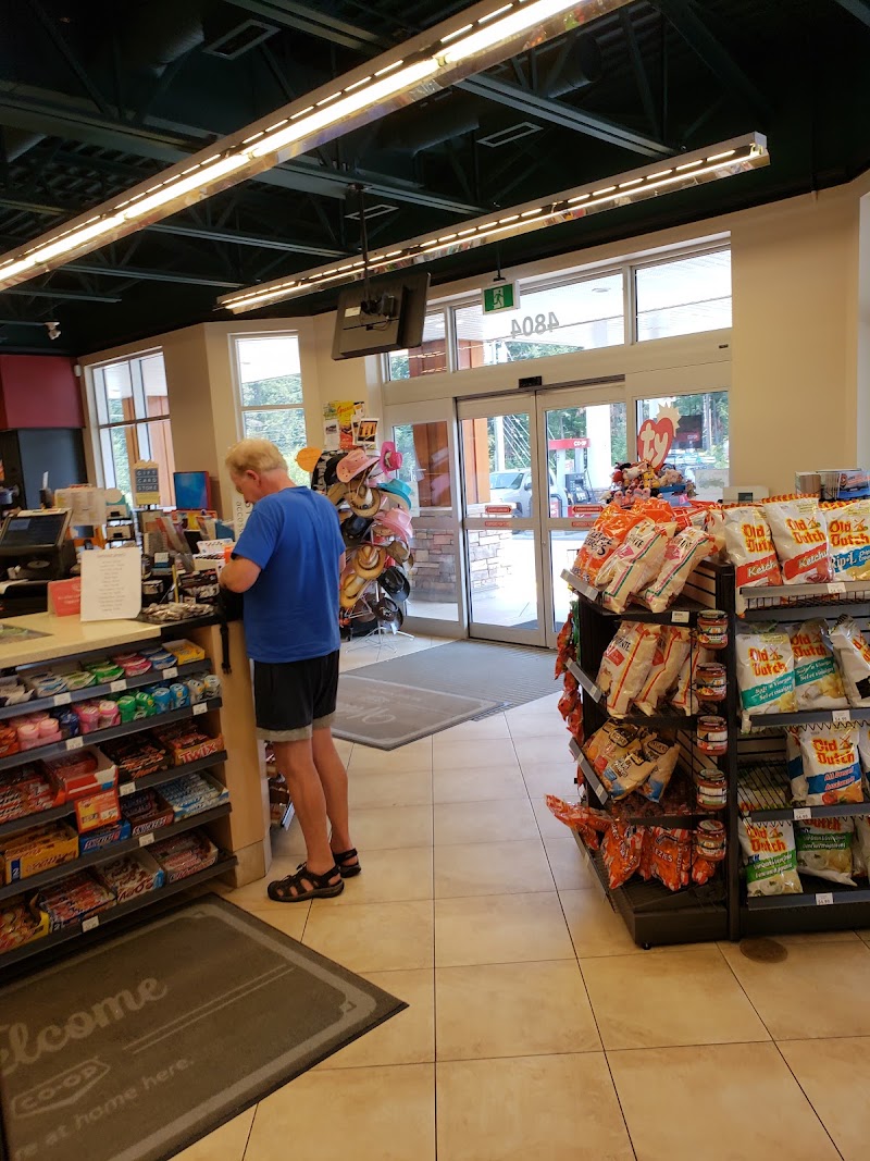 Peninsula Co-op Gas & Convenience Centre - North Duncan photo 1