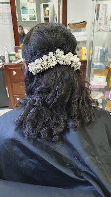 Sonu Hair and Beauty photo 2