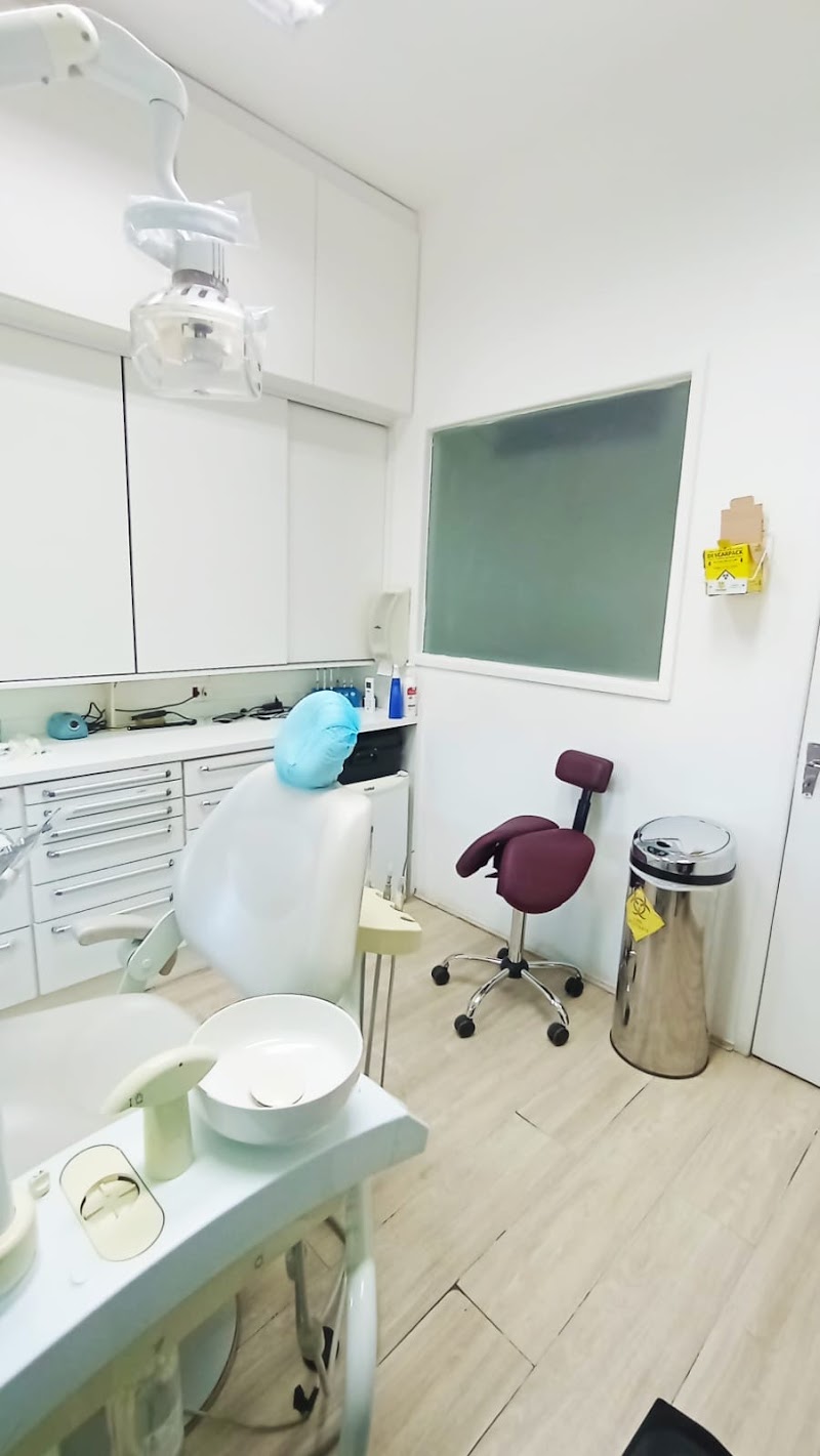 Dra. Karine Santoro - Ortodontia - foto 4