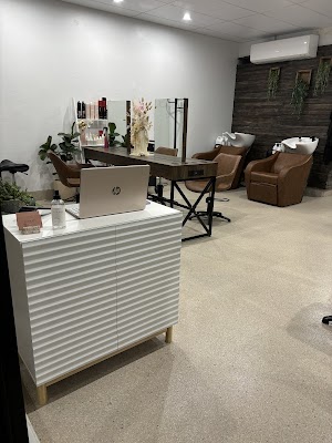 ICONIC Hair Bar photo 2