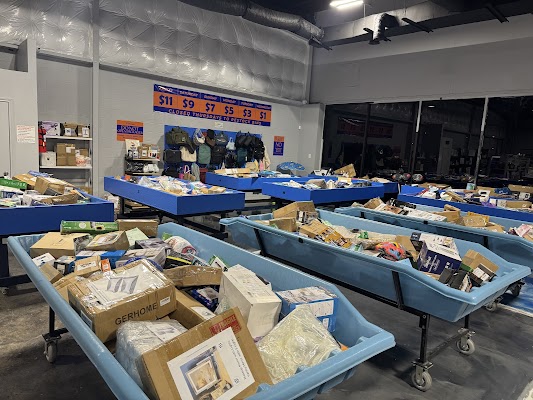 Amazon Bin Store photo