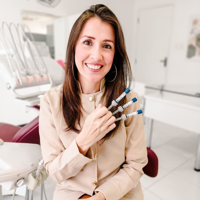 Dra. Rosa Alina Freitas - Referência Odontologia Estética - foto 1