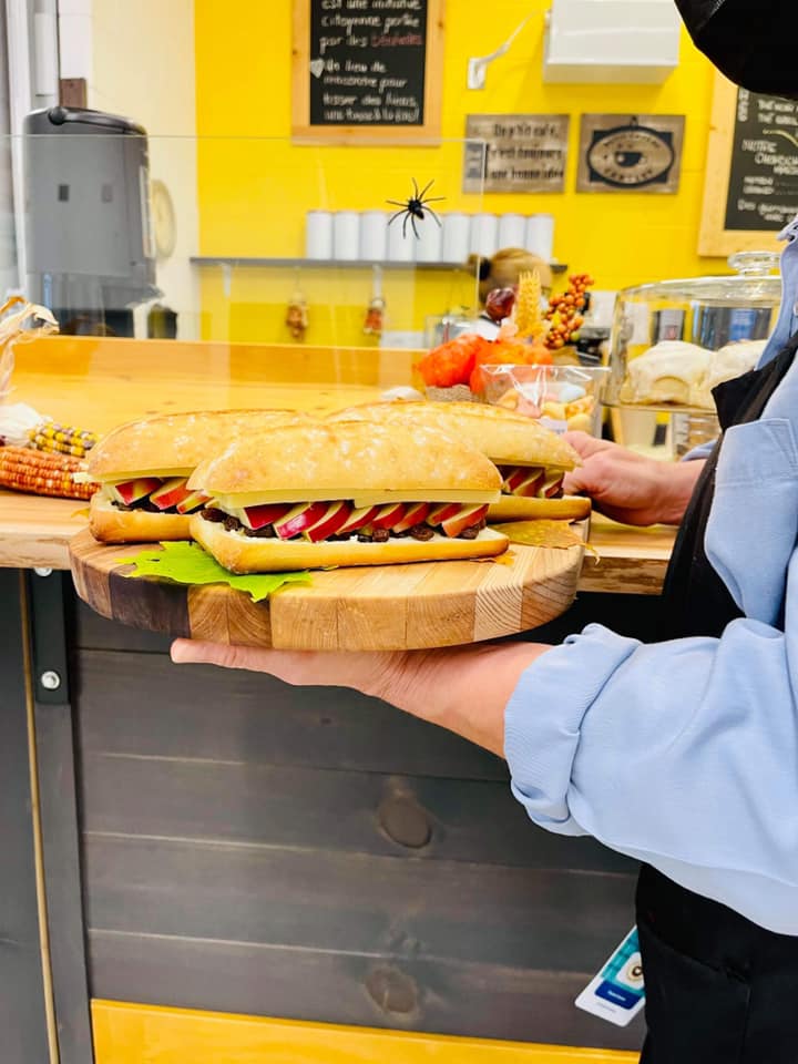 Petit Café de Cantley photo 4