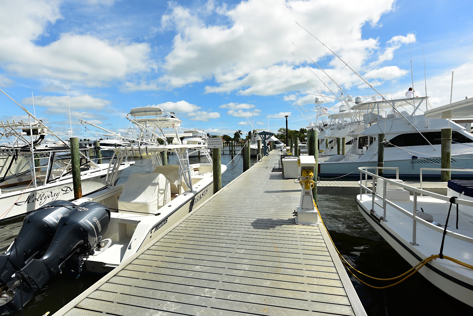 Manatee Cove Motel main exterior