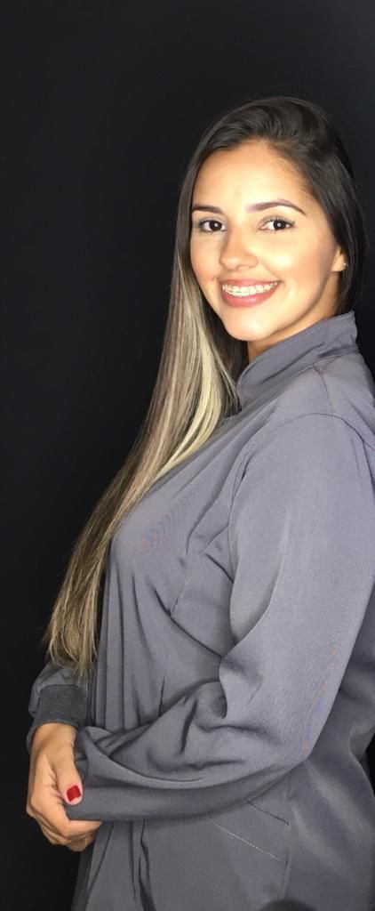 Dra Juliane Monteiro Ortodontia estética - foto 4
