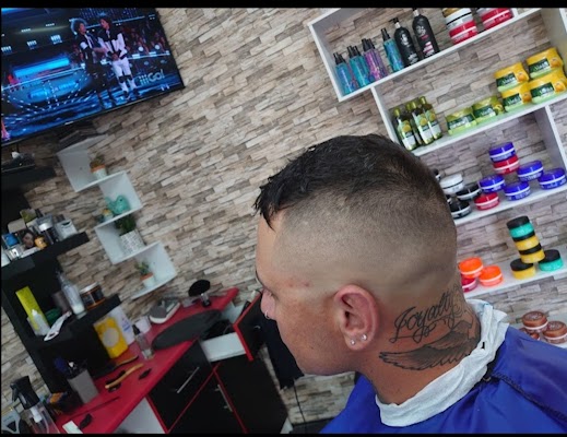 GOLDEN CLIPPERS BARBER photo 2