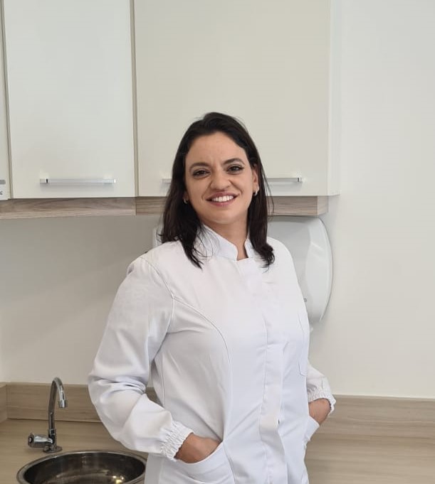 Dra. Renata Manhães - Dentista - foto 3