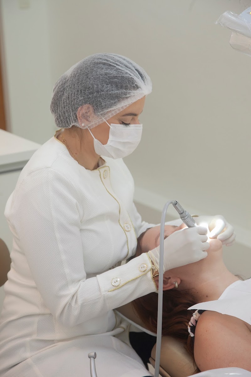 Dra. Renata Manhães - Dentista - foto 5