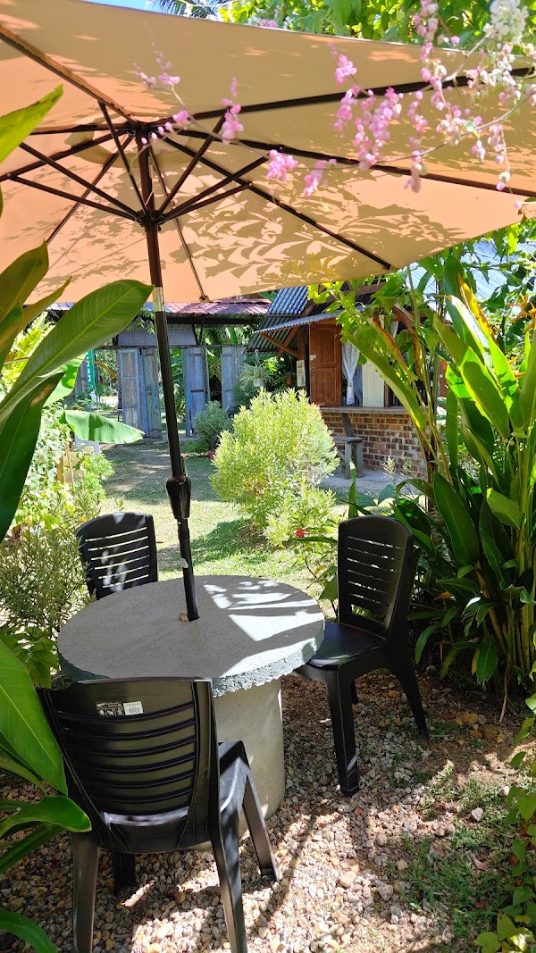 Rimbunan Cafe - Photo 1